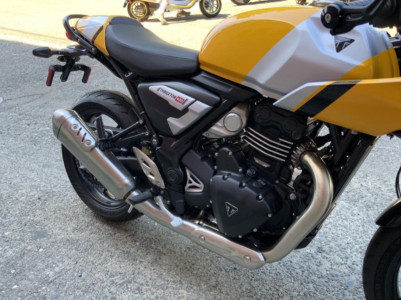2026 Triumph THRUXTON 400