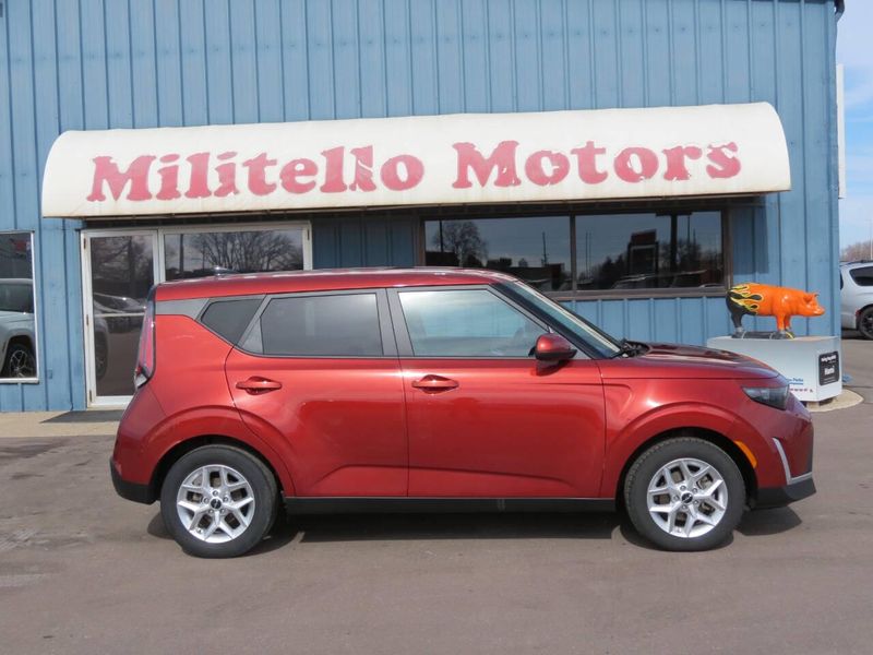 2023 Kia Soul LX 4dr CrossoverImage 1