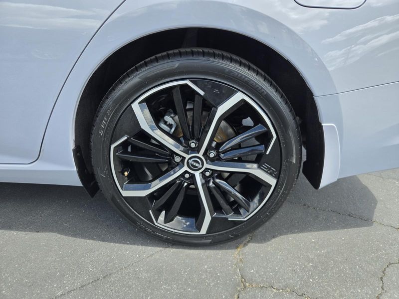 Used 2025 Nissan Altima SR FWD
