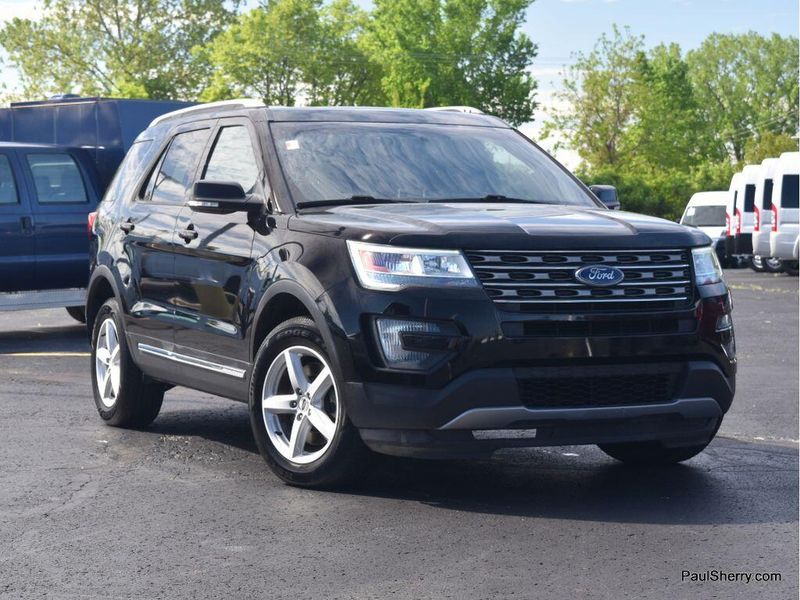 2016 Ford Explorer XLTImage 16