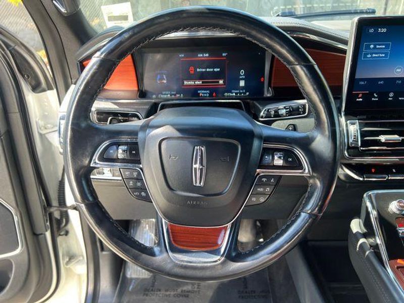 Used 2022 Lincoln Navigator ReserveImage 13