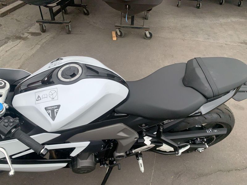 New 2025 Triumph DAYTONA 660 Image 18