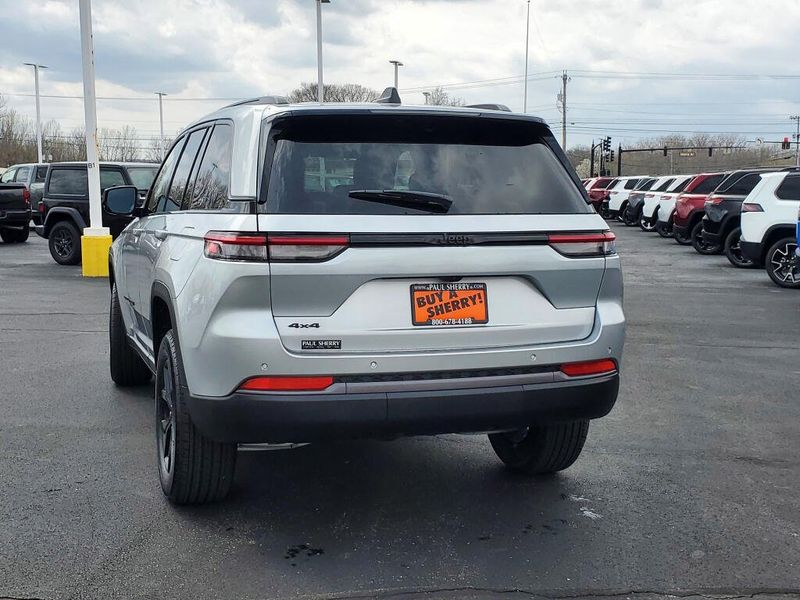 New 2026 Jeep Grand Cherokee Laredo Altitude 4x4