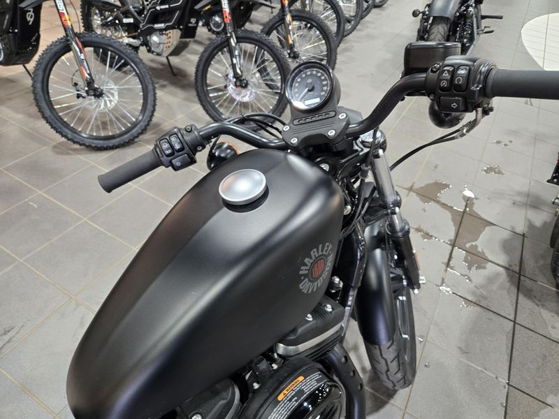 USED 2019 HARLEY SPORTSTER IRON 883 Image 11