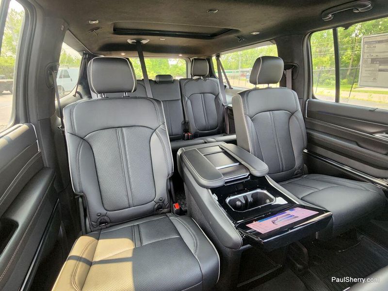 2024 Jeep Grand Grand Wagoneer Wagoneer L Obsidian 4x4Image 5