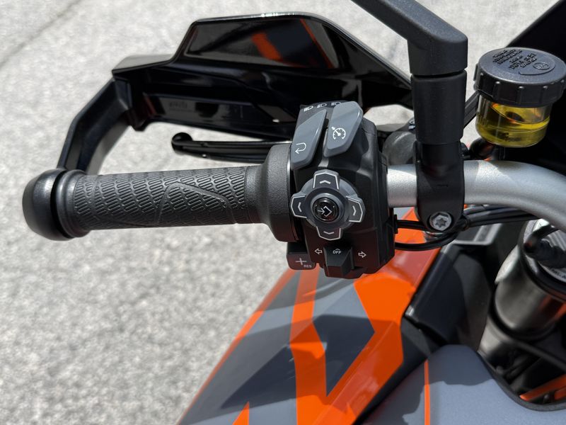 2024 KTM 1290 Super Duke GT