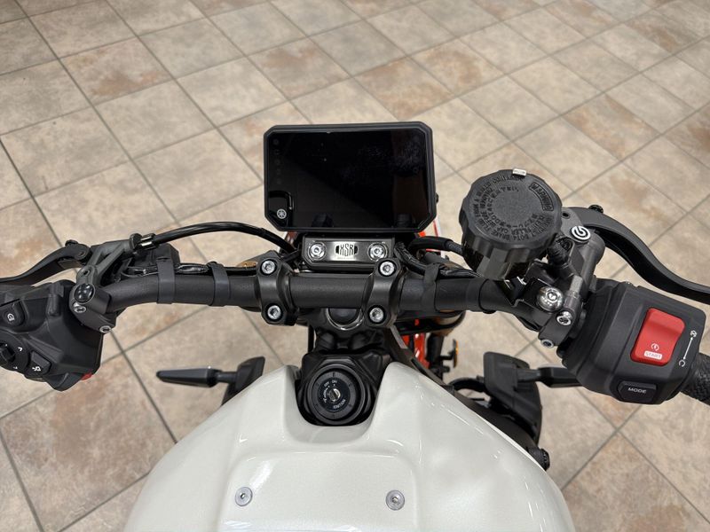 New 2026 Yamaha XSR900 Image 23