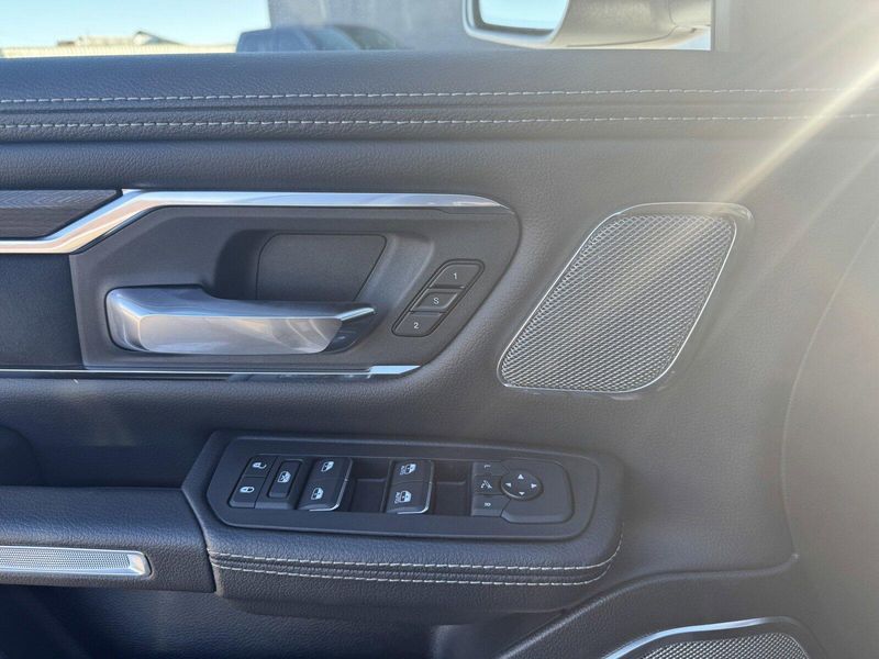 2025 RAM 1500 LaramieImage 16