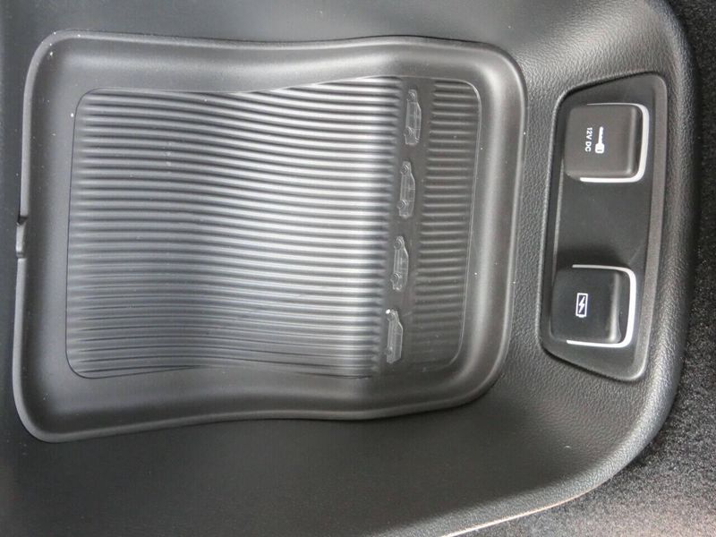 New 2021 Chrysler Pacifica Touring AWD 4dr Mini VanImage 21