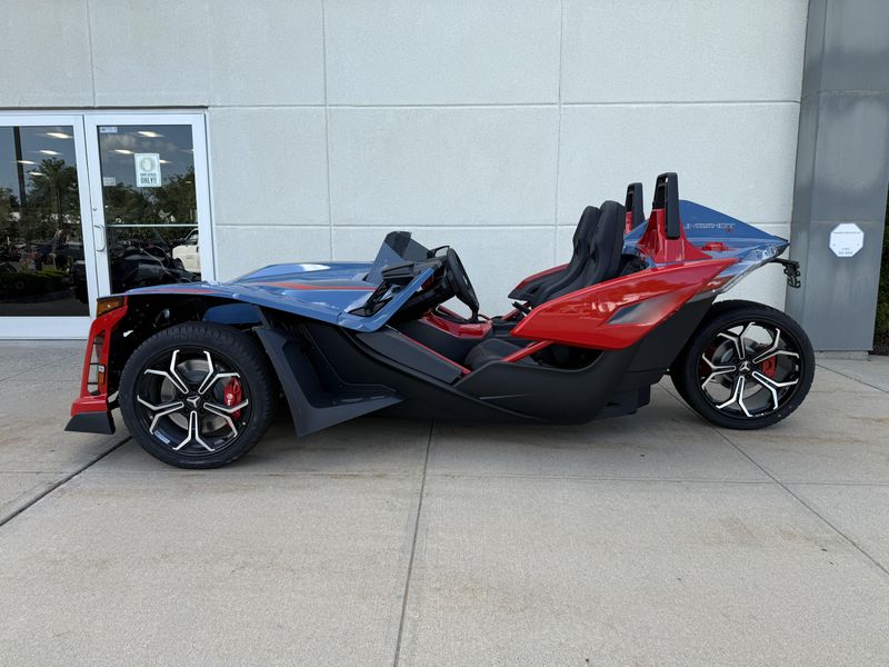 2025 Polaris SLINGSHOT R MANUALImage 2