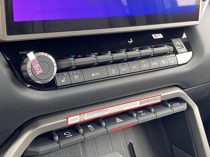 New 2025 Toyota Tundra Limited HybridImage 17