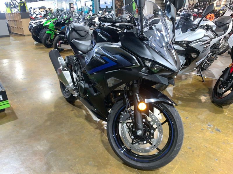New 2025 Kawasaki NINJA 500 SE ABS Image 18