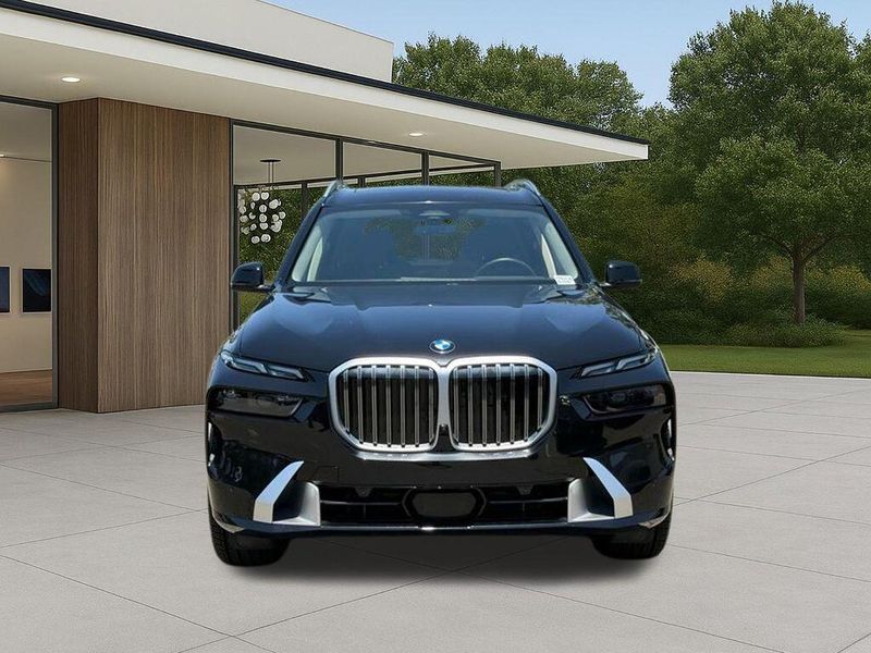 Used 2024 BMW X7 xDrive40iImage 4