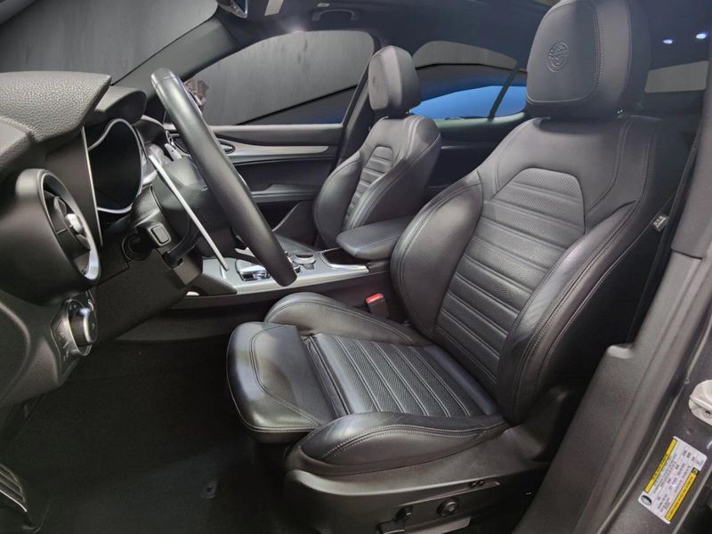 Used 2023 Alfa Romeo Stelvio Veloce AWD w/Sunroof & NavImage 13