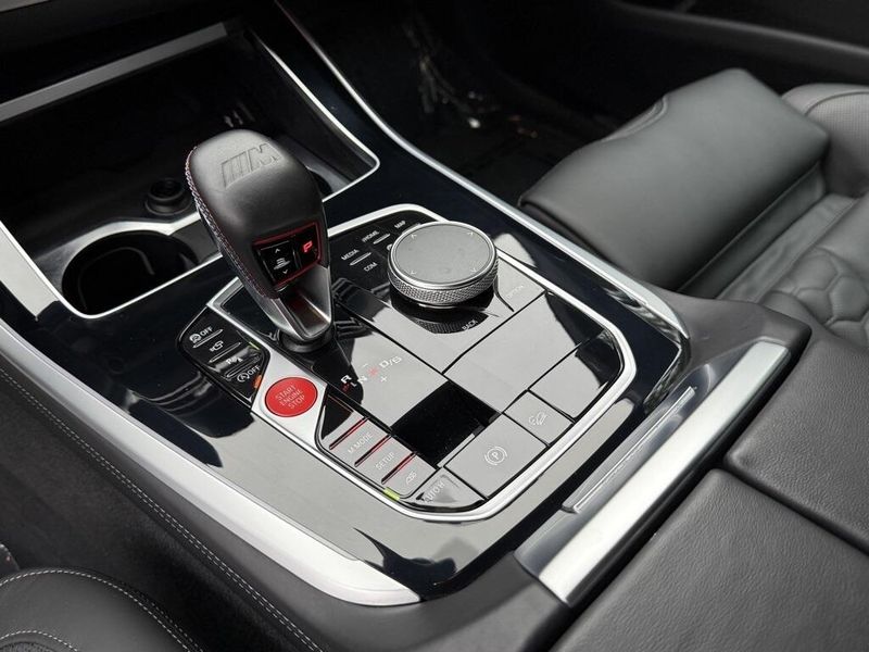 2022 BMW X5 M BaseImage 24