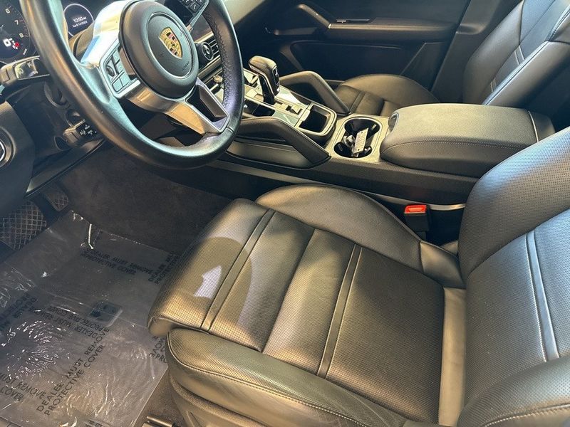 2021 Porsche Cayenne E-Hybrid BaseImage 9