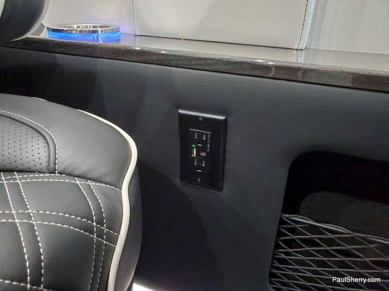 2024 RAM Promaster 2500 Slt+ Window Van High Roof 159