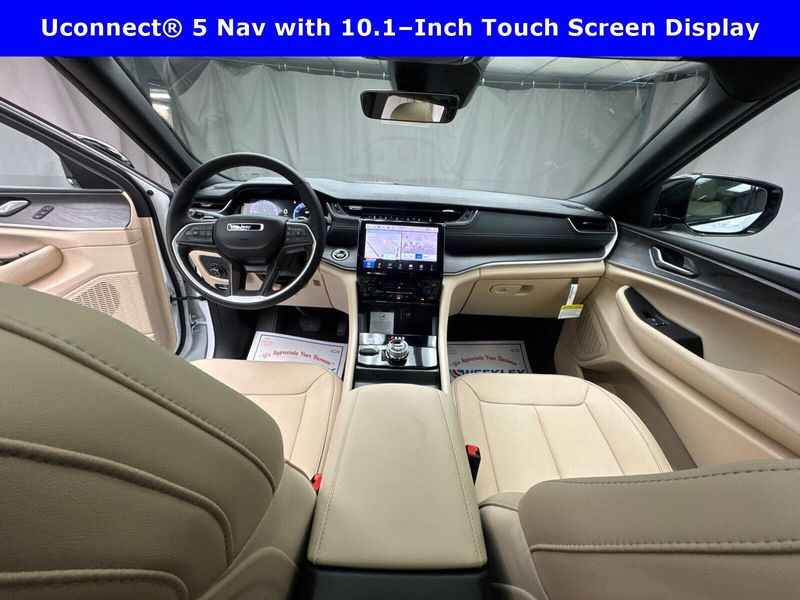 2025 Jeep Grand Cherokee L Limited 4x4Image 8