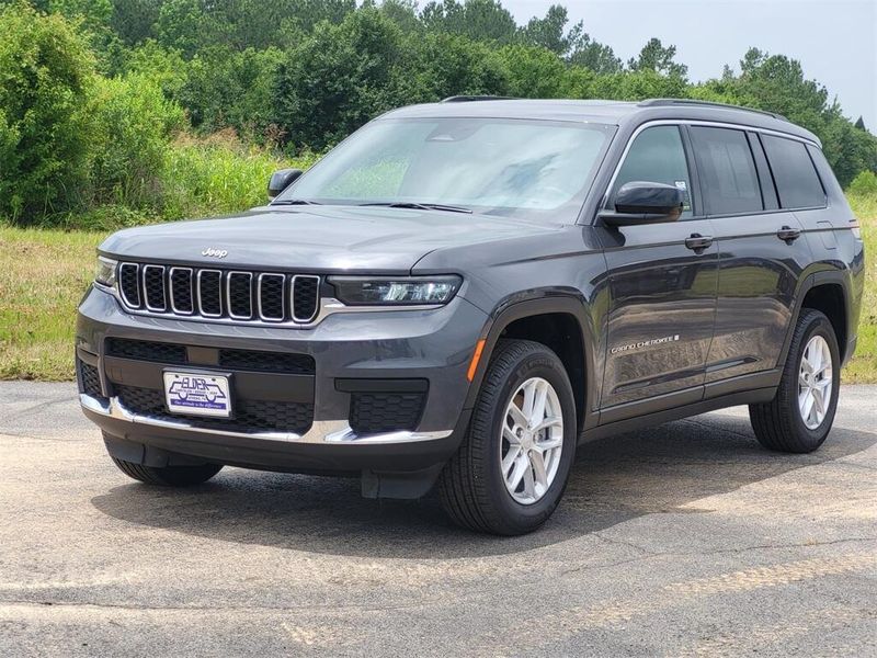 2024 Jeep Grand Cherokee L LaredoImage 3