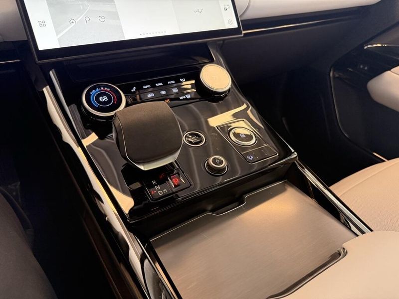 2023 Land Rover Range Rover Sport SE