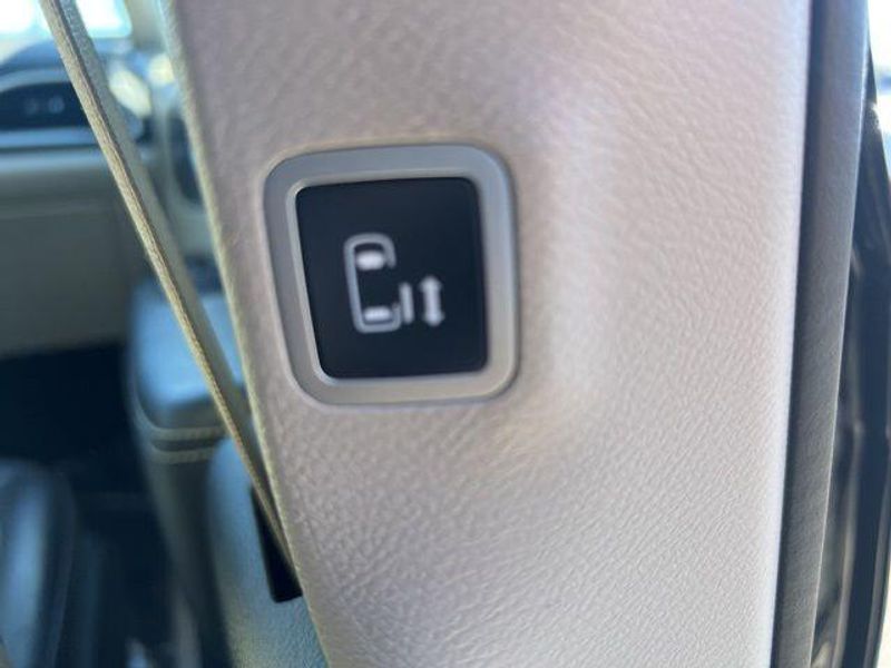 2023 Chrysler Pacifica Touring LImage 28