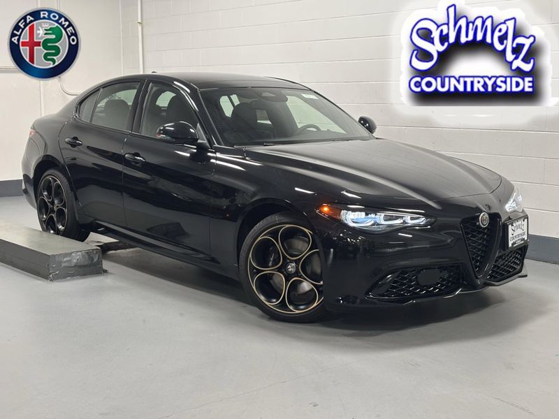 New 2025 Alfa Romeo Giulia Intensa AwdImage 1