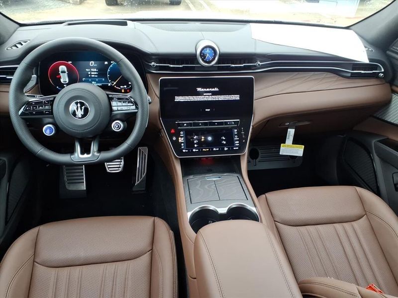 New 2026 Maserati Grecale ModenaImage 13