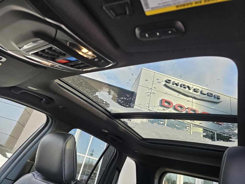 New 2025 Jeep Grand Cherokee Limited 4x4Image 20