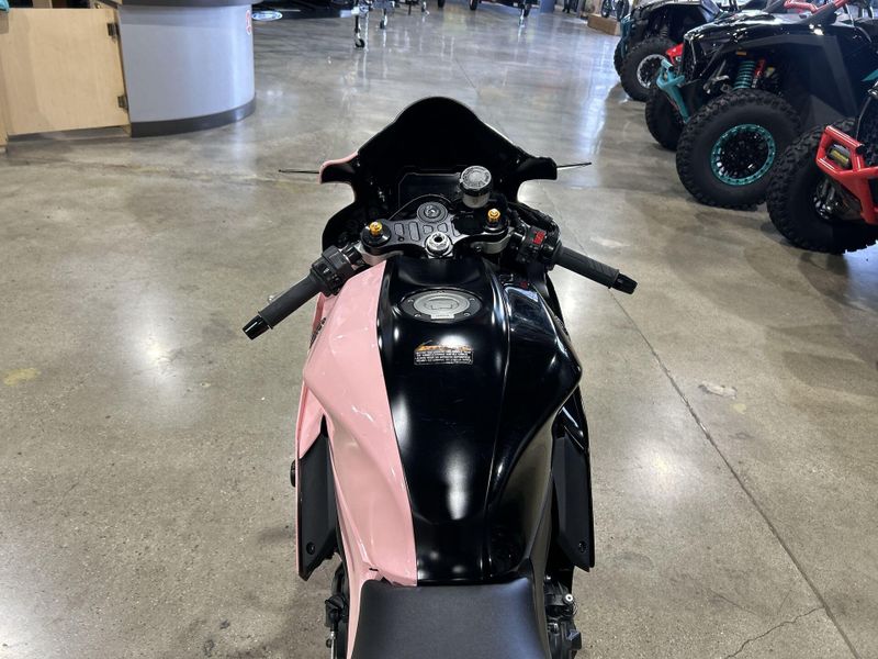 Used 2023 Yamaha YZF-R7 Image 15