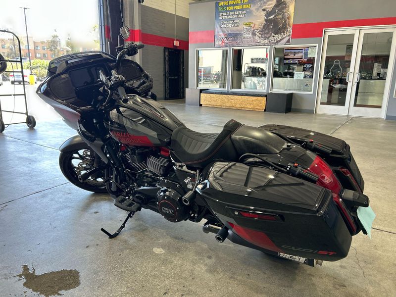 Used 2025 Harley-Davidson ROAD GILDE CVO ST Image 16