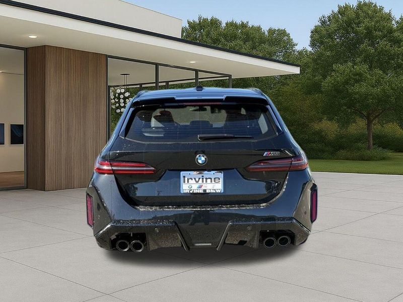 New 2026 BMW M5 BaseImage 10
