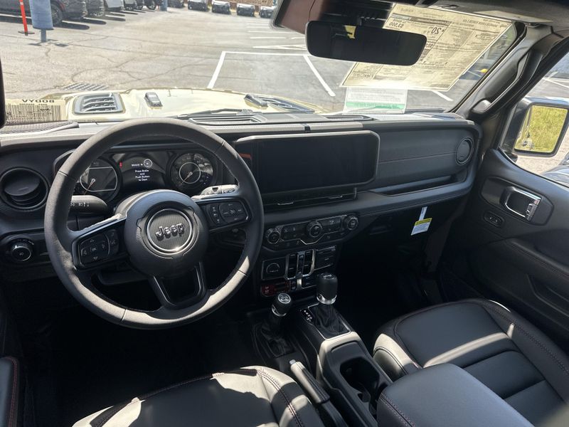 New 2025 Jeep Wrangler 4-door Rubicon XImage 16