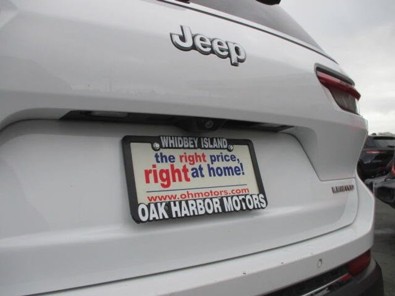 Used 2024 Jeep Grand Cherokee L LimitedImage 11