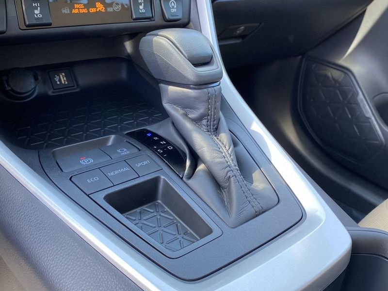 New 2025 Toyota RAV4 XLEImage 18