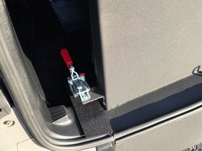 Used 2025 Chrysler Pacifica Select