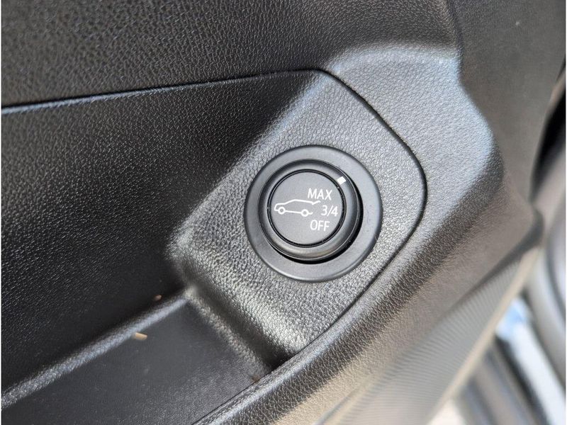 Used 2024 GMC Terrain SLEImage 13