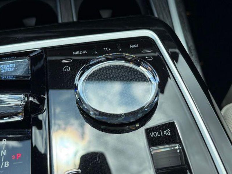 Used 2024 BMW i7 xDrive60Image 27