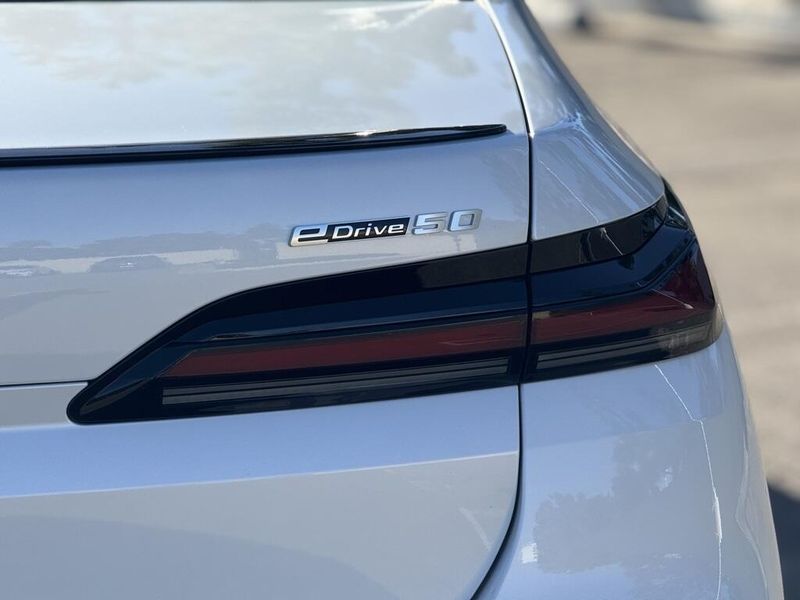Used 2025 BMW i7 eDrive50Image 15