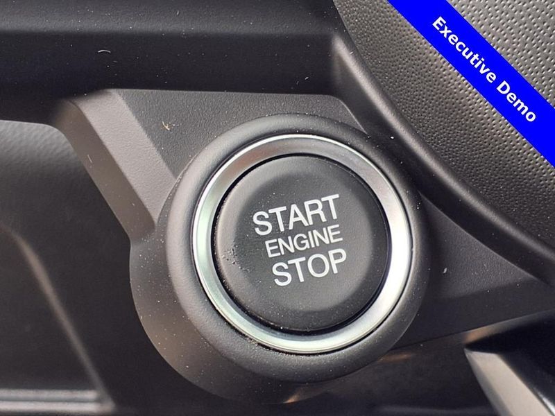 New 2025 Alfa Romeo Giulia IntensaImage 21