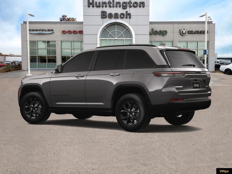 2025 Jeep Grand Cherokee Altitude X 4x2Image 4