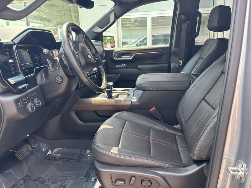 Used 2023 Chevrolet Silverado 1500 High CountryImage 10
