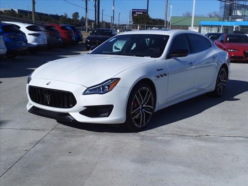 2024 Maserati Quattroporte Modena in a White exterior color and Black/Redinterior. Northside Imports Houston 281-475-4549 northsideimportshouston.com 