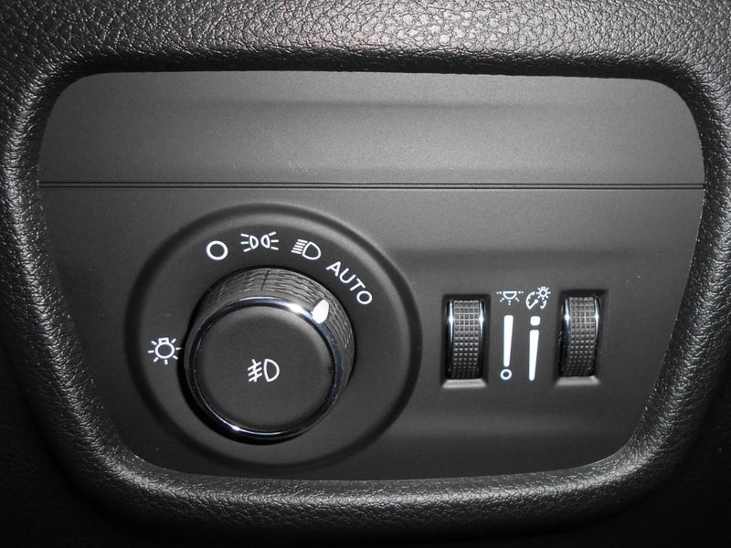 2025 Jeep Grand Cherokee L Limited 4x4Image 19