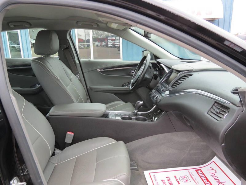 2015 Chevrolet Impala LTZ 4dr Sedan w/2LZImage 33