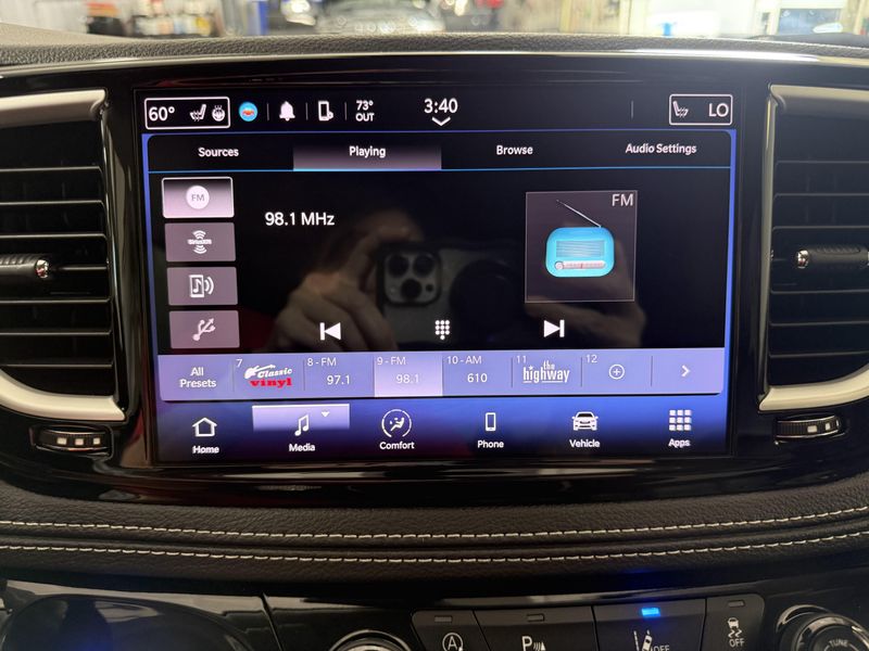 Used 2023 Chrysler Pacifica Touring LImage 27