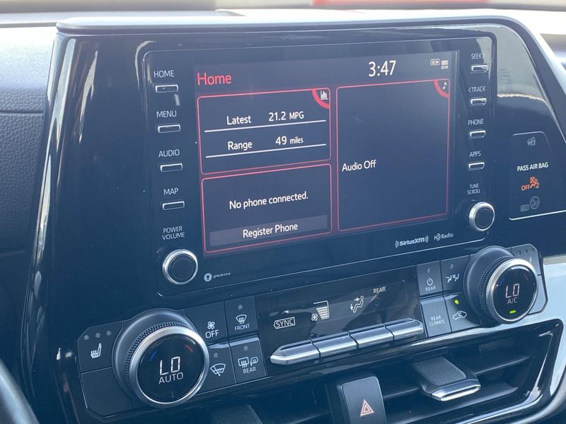 2022 Toyota Highlander XLEImage 21