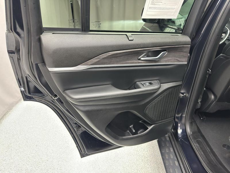 Used 2024 Jeep Grand Cherokee LimitedImage 13