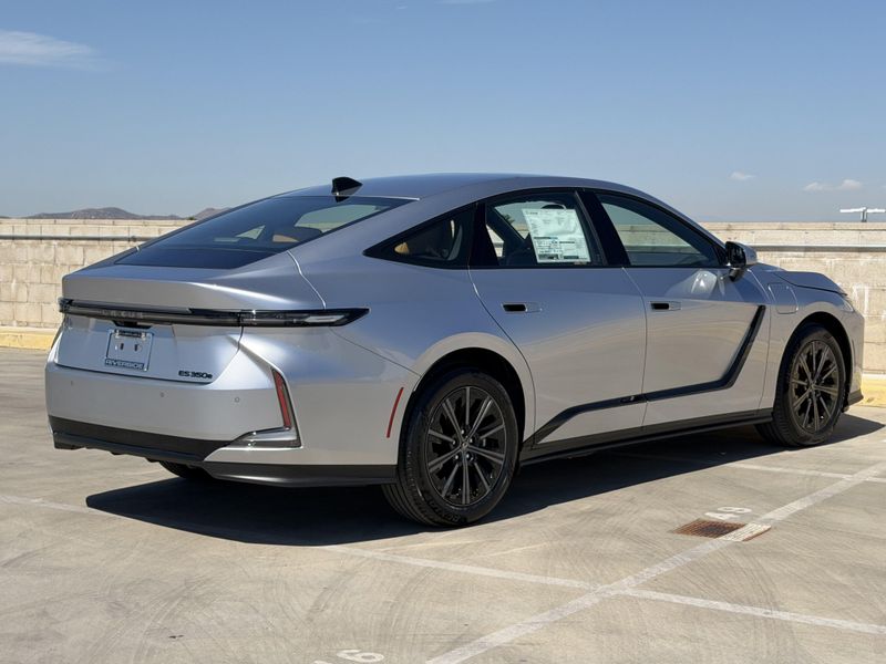 New 2026 Lexus ES 350e PremiumImage 12