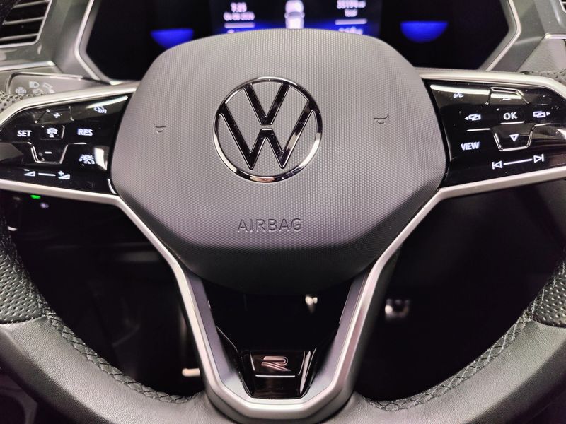 Used 2022 Volkswagen Tiguan SE R-Line Black AWD w/SUnroofImage 29