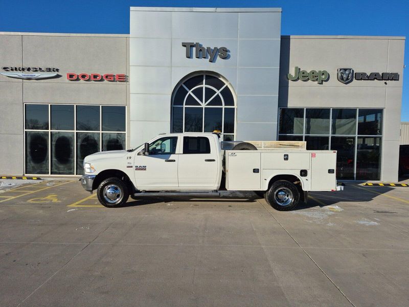 2018 RAM 3500 Chassis TradesmanImage 43